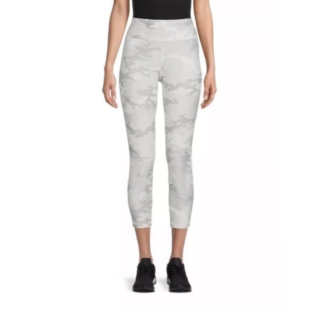 NWT. AVIA Women's Active High-Waisted Crop Leggings
